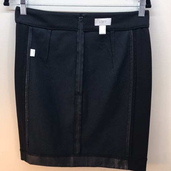 Ann Taylor LOFT Faux Leather Black Mini Skirt Size 4 - Picture 6 of 12